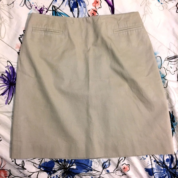 DONATING 2/4: ANN TAYLOR Skirt - Khaki Skirt - Picture 5 of 8